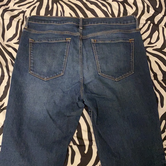 12 Long Old Navy mid rise bootcut jeans - Picture 3 of 4